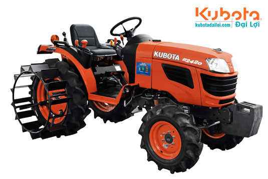 Sử dụng máy cày kubota cho công việc nhà nông
