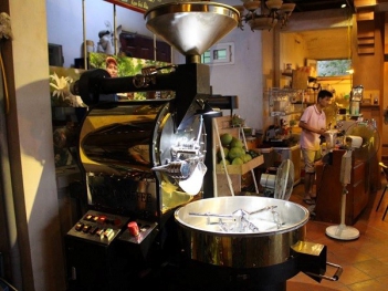 Biến đổi hóa học xảy ra trong hạt cà phê khi dùng máy rang cafe - Khoa học Kỹ thuật